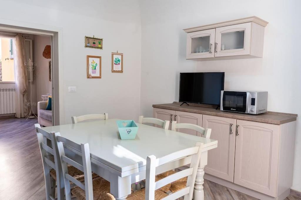 Casa Vacanze L'Angolo Fiorito Bettolle Eksteriør billede