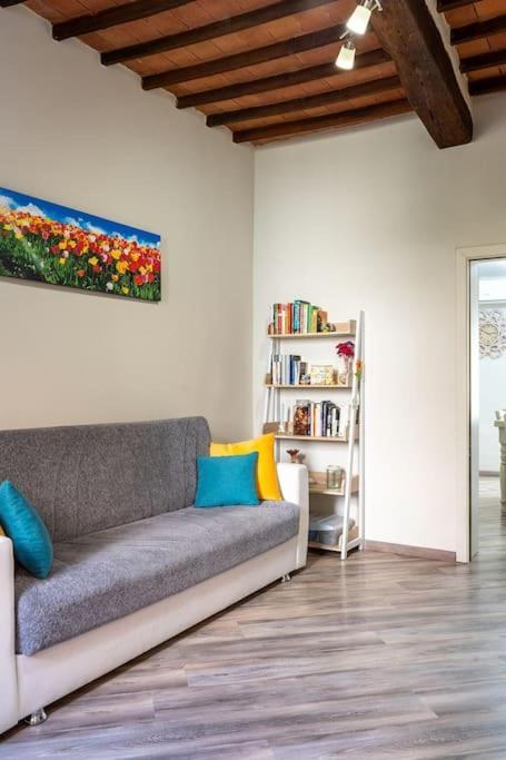 Casa Vacanze L'Angolo Fiorito Bettolle Eksteriør billede
